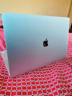 MacBook Pro 2017 Core i7 Touch bar 16/512 0