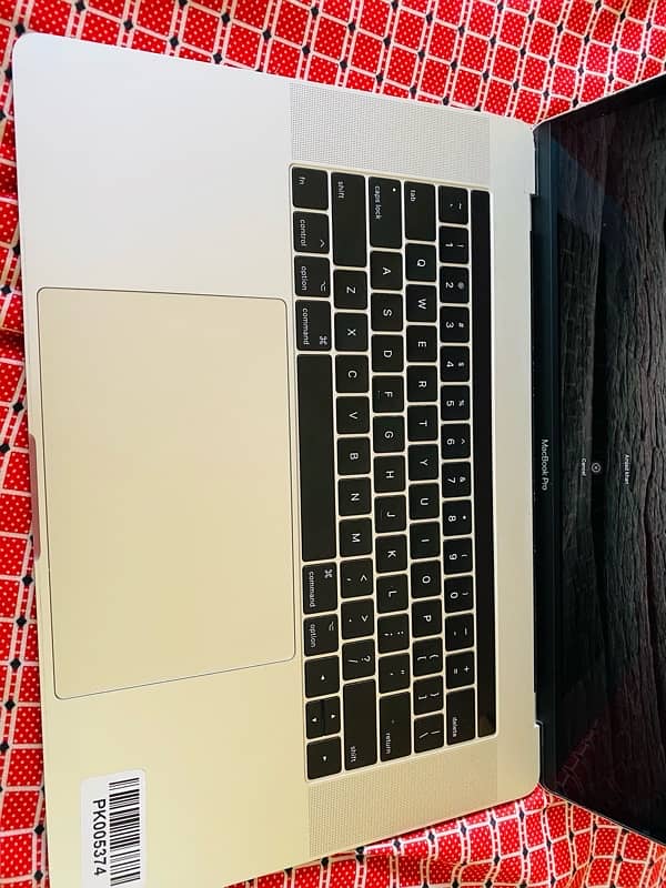 MacBook Pro 2017 Core i7 Touch bar 16/512 2