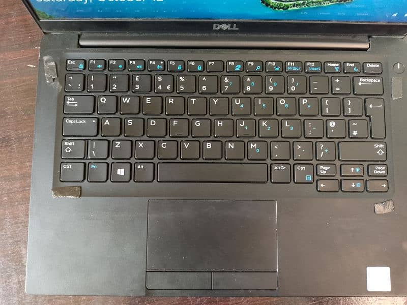 DELlL 7390 Laptop 4