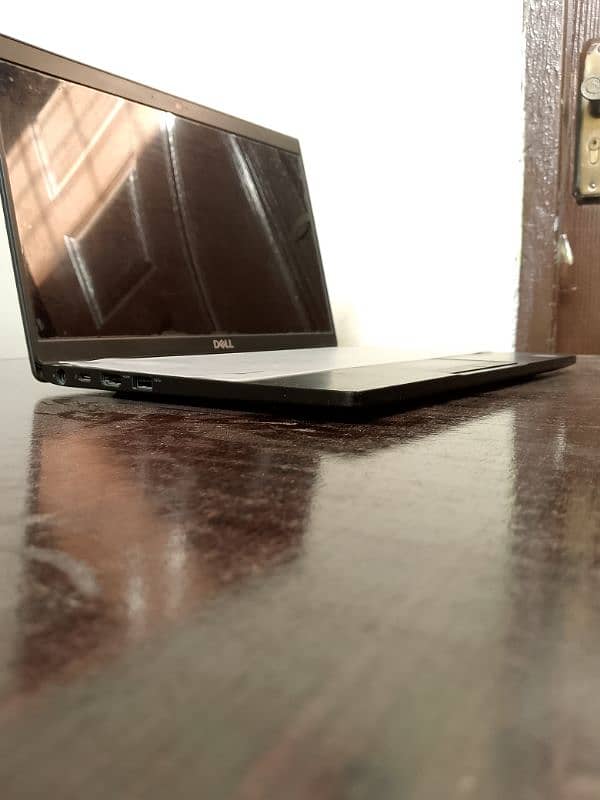 DELlL 7390 Laptop 6