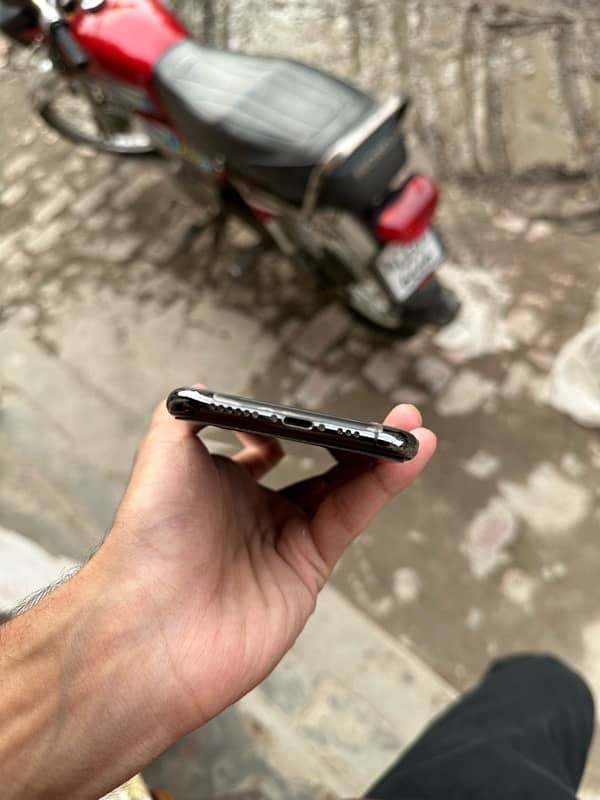 iphone 11 pro jv 256Gb 4