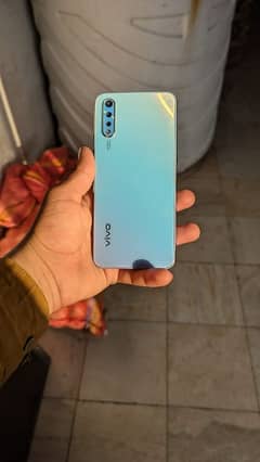 vivo s1 4/128 condition 10/9 with box charger