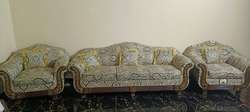 Sofa set ( slightly used ) 3