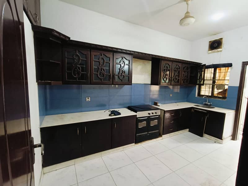 10 Marla Full House Available For Rent In DHA Lahore Cantt 11