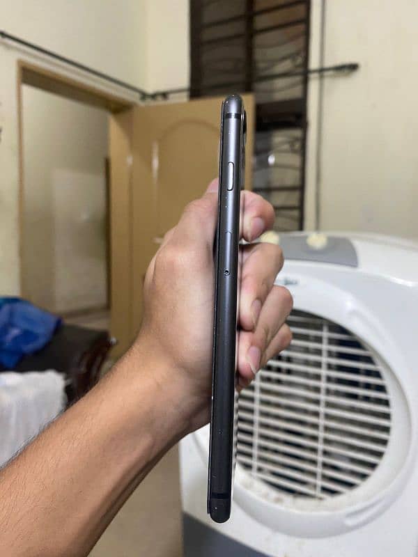 8 plus black 2