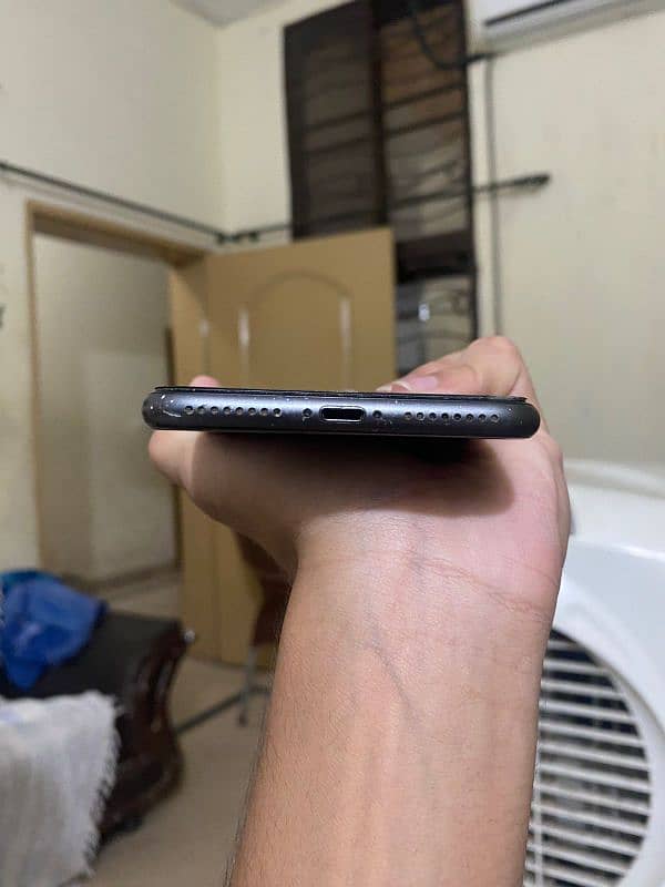 8 plus black 5