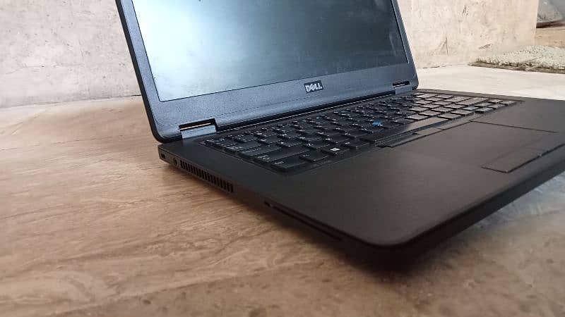 laptop Dell 4