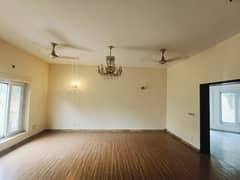 01 Kanal Beautifull House Available for Rent in DHA Lahore 0