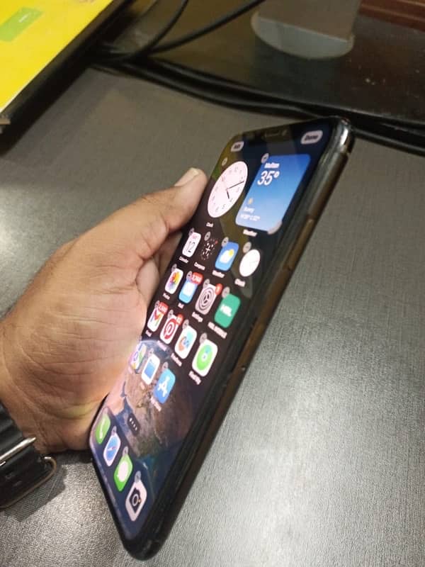 Iphone 11 Pro Max 256Gb For Sale 4