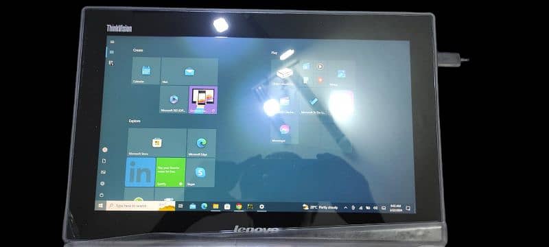 Lenovo ThinkVision LT1423p 1