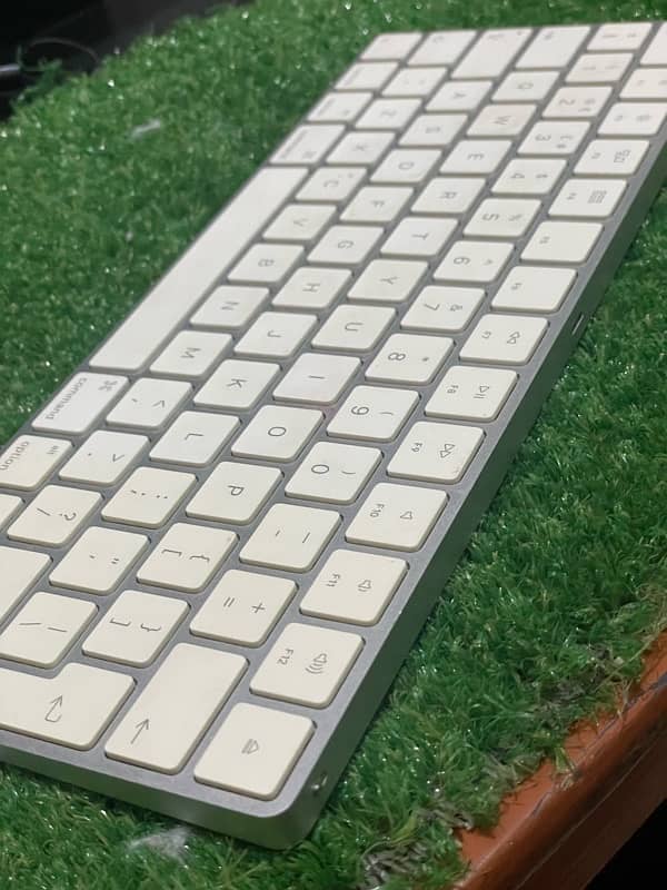 Apple Magic keyboard and trackpad 1