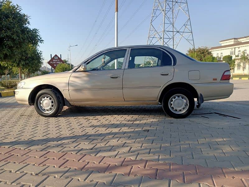 Toyota Corolla XE 2001 1