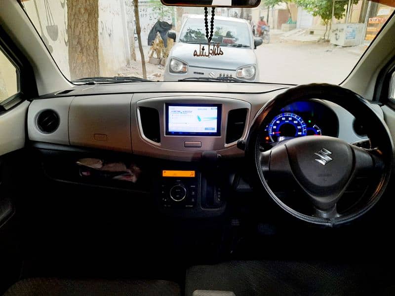 Suzuki Wagon R 2015 11