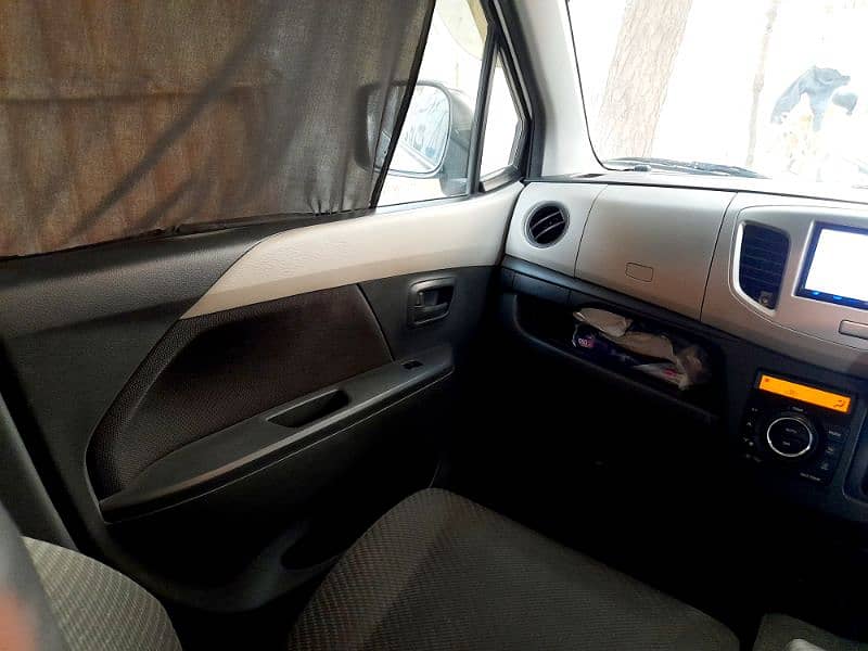 Suzuki Wagon R 2015 12