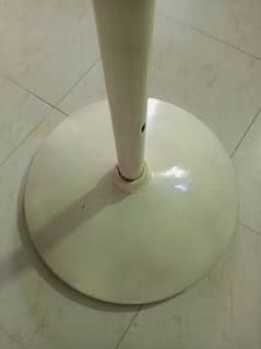 SK pedestal fan