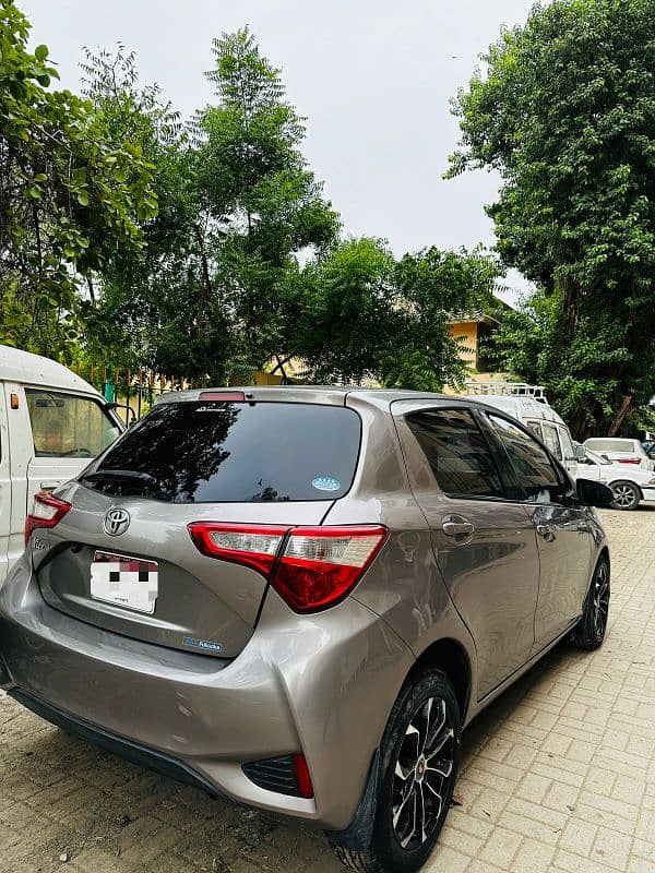 Toyota Vitz 2017 8