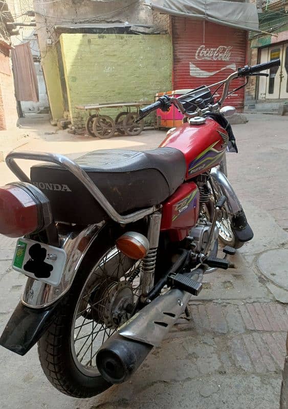 Honda 125 very good condition 1