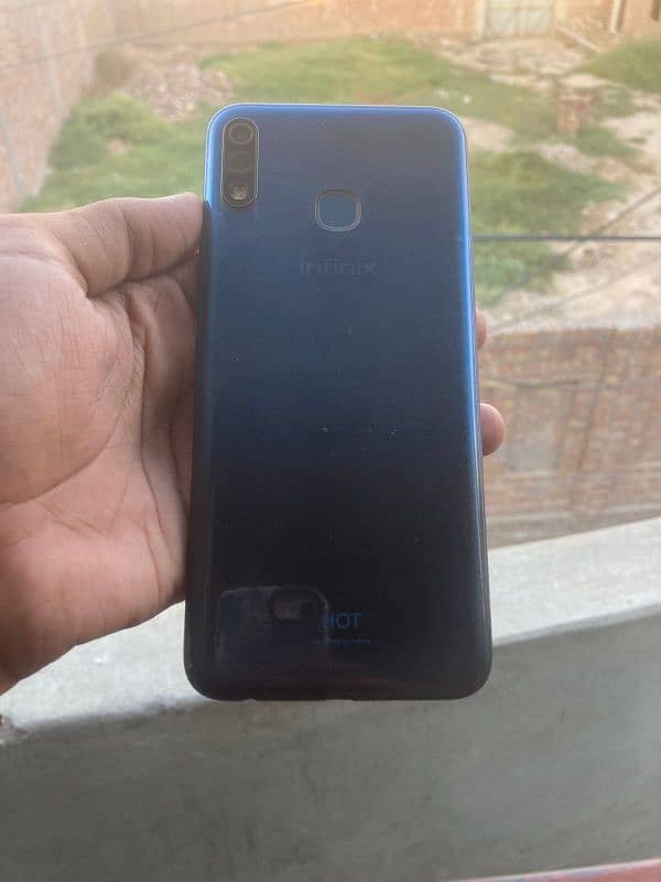 Infinix Hot 8 lite 4