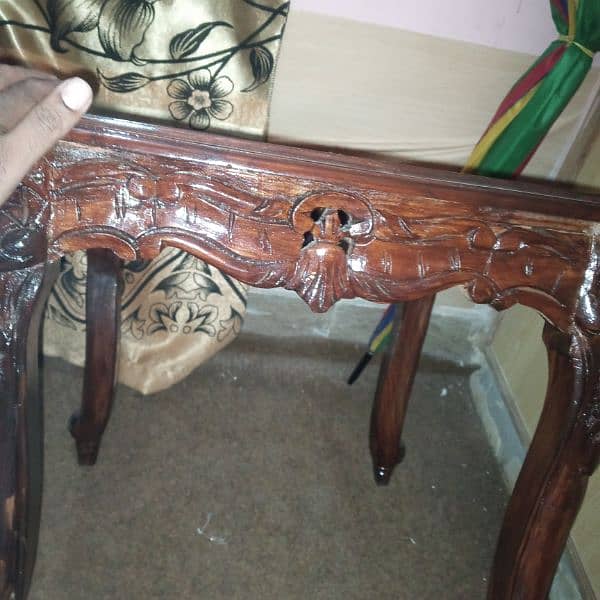 chinoti table bilkul new condition 10/10 3