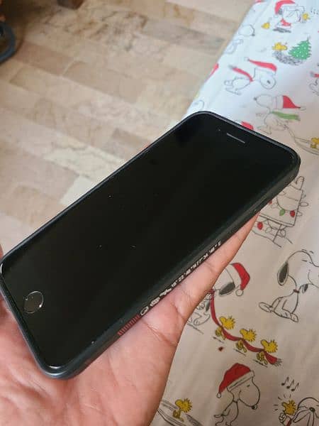 iPhone 8 Plus in Gneuine condition 7