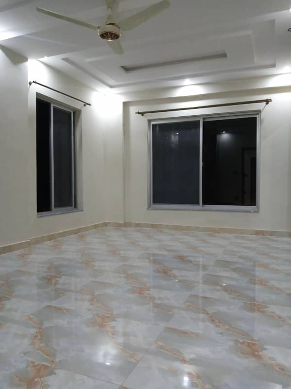 1 Bed Flat is Available For Rent in AA Block Bahria Town Lahore 4