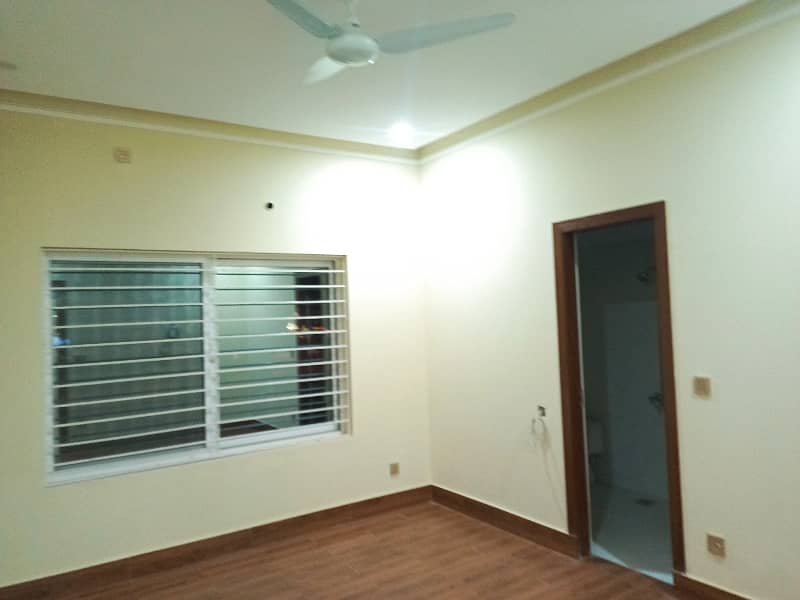 Triple Story 12 Bedroom Attach Washroom House For Rent For Office School Demand 400000 4