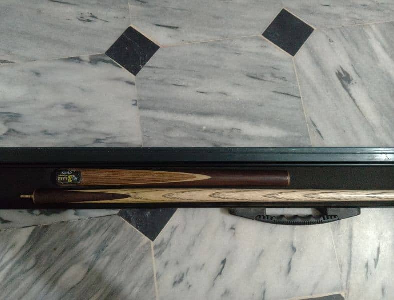 AQ snooker cue 3