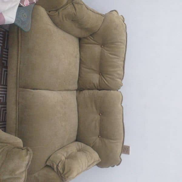 7 seter sofa in good condition for sale 1