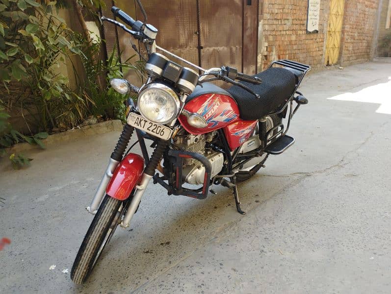 Suzuki 150 Special Edition 4