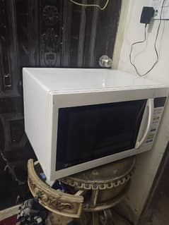 microwave oven