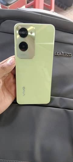 vivo y 18