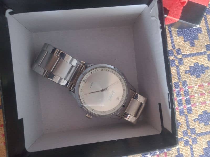 a beautiful condition watch 0