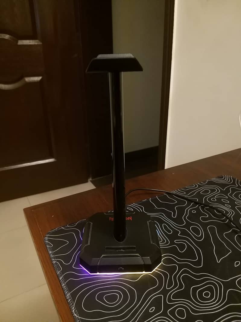 Redragon SCEPTER RGB Pro Gaming Headset Stand (with Box) 2