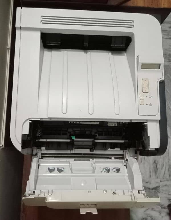 HP LaserJet P2055dn Printer 4