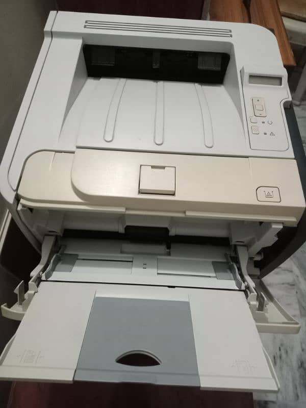 HP LaserJet P2055dn Printer 5