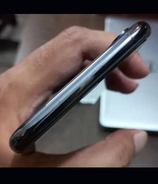 iPhone XS Max 1