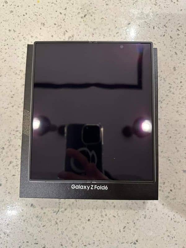 Samsung z fold 6, 12/512 GB 03230916581 my what'sap 1