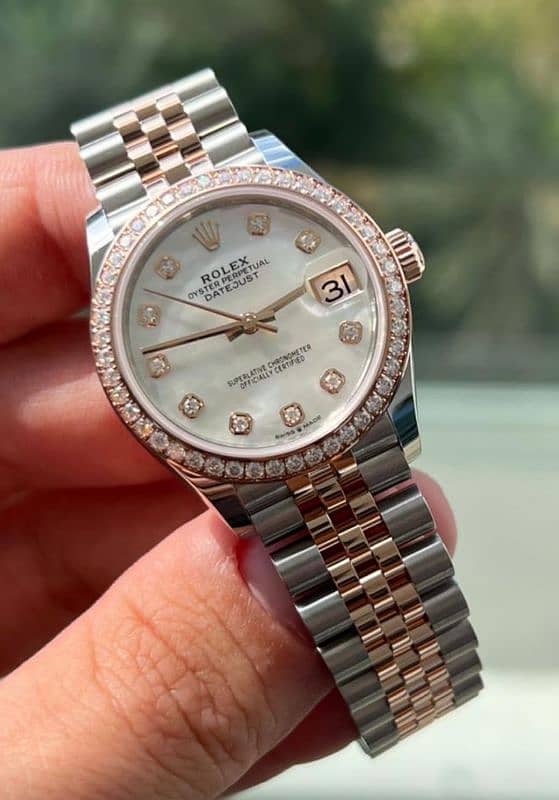 WATCH BUYER / Rolex Datejust Omega Speedmaster Cartier Santos Chopard 11