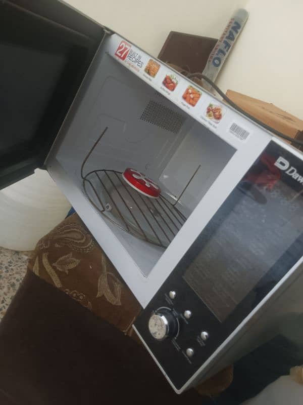 Dawlance microwave oven model DW131 HP 1