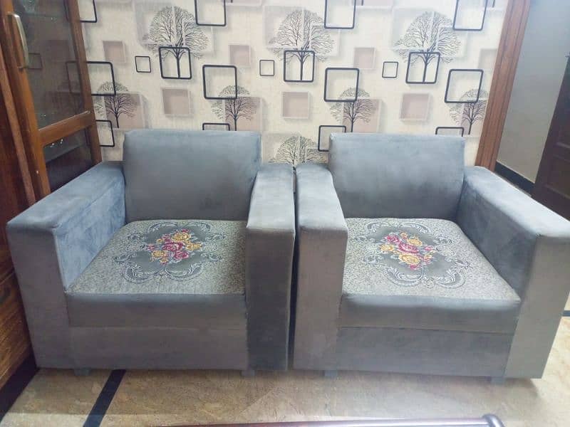 five seter sofa set in new condition 4