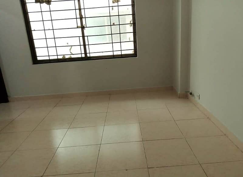 3 Bed Apartment Near to Commercial Area Available for Sale in Askari 11 Lahore 5