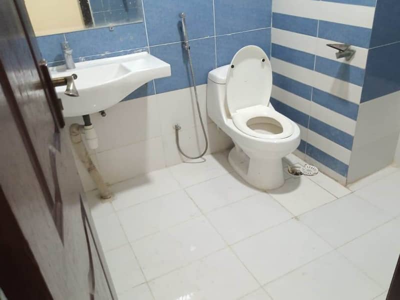 3 Bed Apartment Near to Commercial Area Available for Sale in Askari 11 Lahore 8