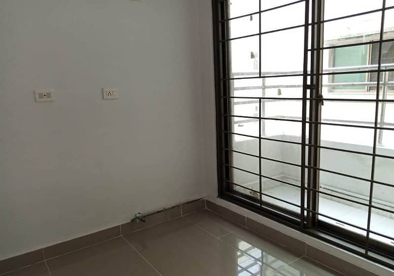 3 Bed Apartment Near to Commercial Area Available for Sale in Askari 11 Lahore 10