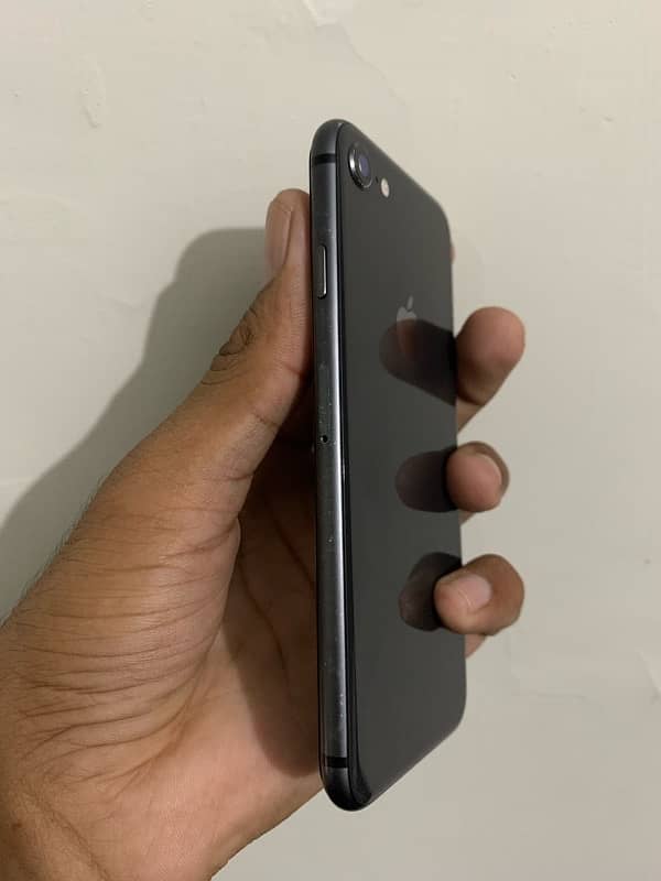 iPhone 8 64gb all sim working like PTA 3