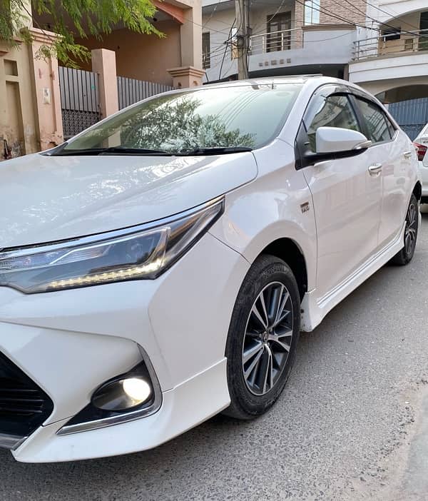 Toyota Altis Grande 2018 4