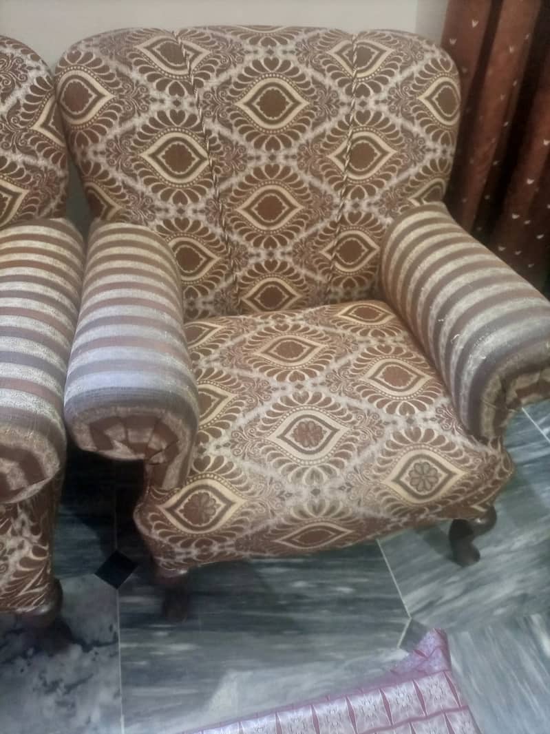 Sofa set 5 seater 4