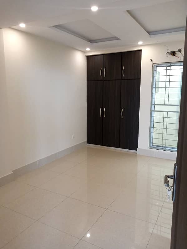 2 Bed Flat For Rent In Sector E Bahria Town Lahore 3