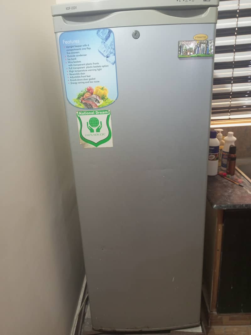 Vertical upright freezer 4