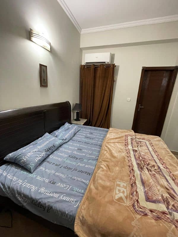 per day Rooms & apartment available in E 11 Islamabad 14