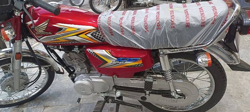 HONDA CG125 2025 NEW MODEL FRESH SERIAL 0/3/3/1/3/8/3/8/2/7/2 WHATSAPP 6